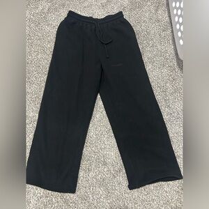 Sunkissed Coconut Wide Leg Sweatpants 
Women’s Large 
Black